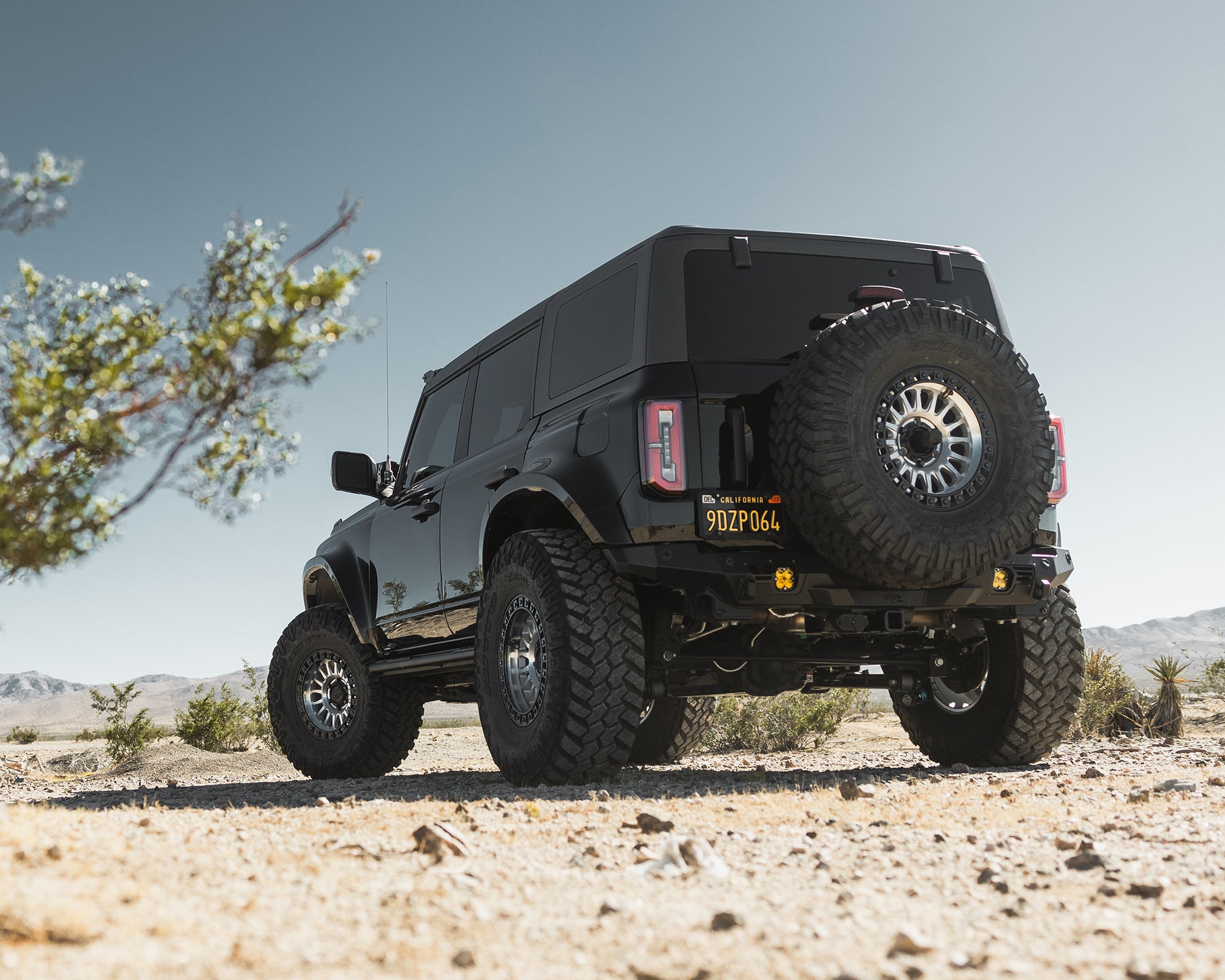 KMC KM552 IMS Machined w/ Black Lip - 20x9 | +0 | 8x165.1