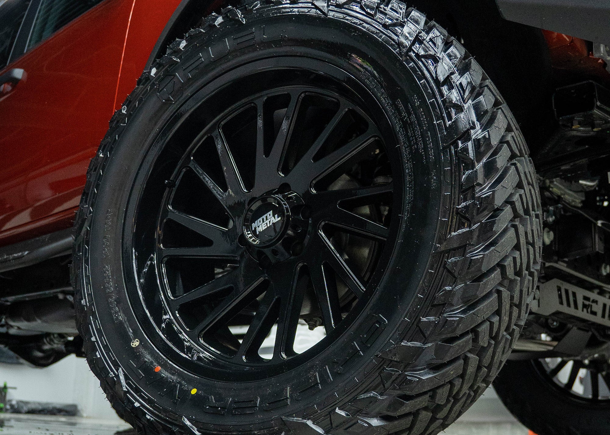 珍しい 20x10 - Black Matte COMBAT MO811 Metal Moto | 8x165.1 | -18 サロペット・オーバーオール・オールインワン