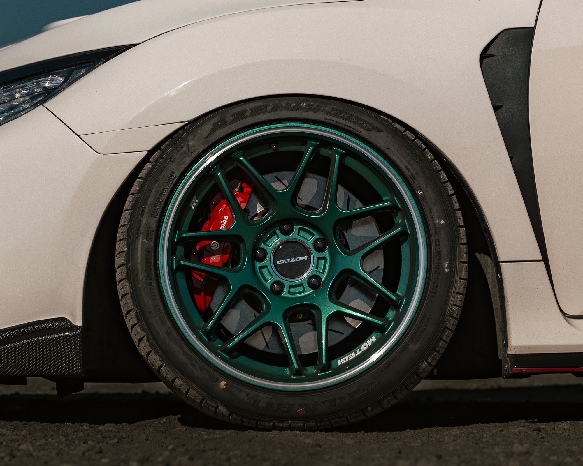 Motegi MR158 TSUBAKI Hokkaido Vert avec rebord usiné - 19x8,5 | +25 | 5x114,3 | 72,56 mm