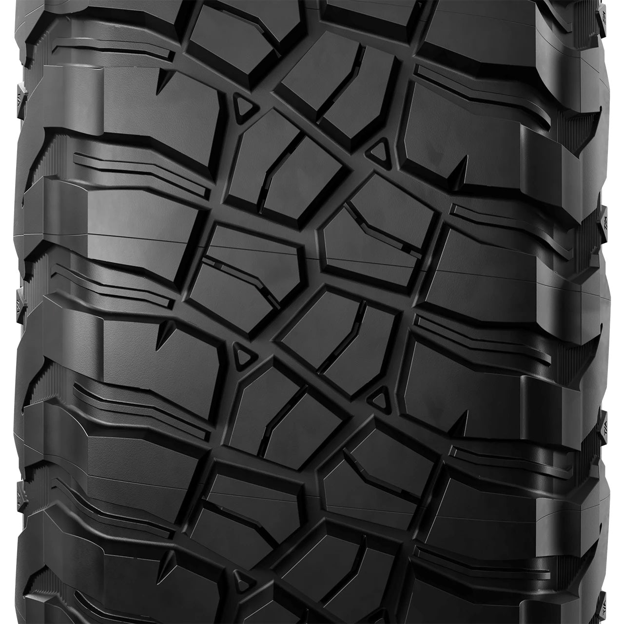 BFGoodrich Mud Terrain T/A KM3 33X10.50R15/6