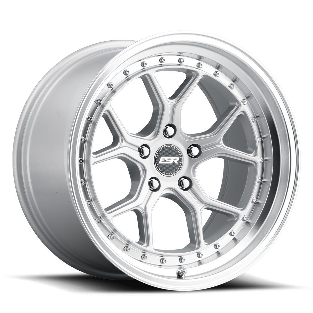 ESR Wheels CS2 Hyper Silver W/ Machined Lip 18x9.5 +35 5x114.3mm 73.1mm - Wheel Haven