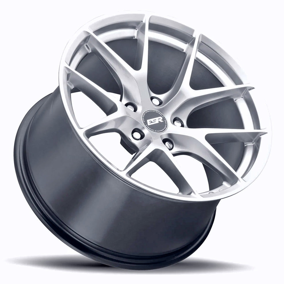 ESR RF2 Hyper Silver 18x10.5 +22 5x114.3mm 73.1mm