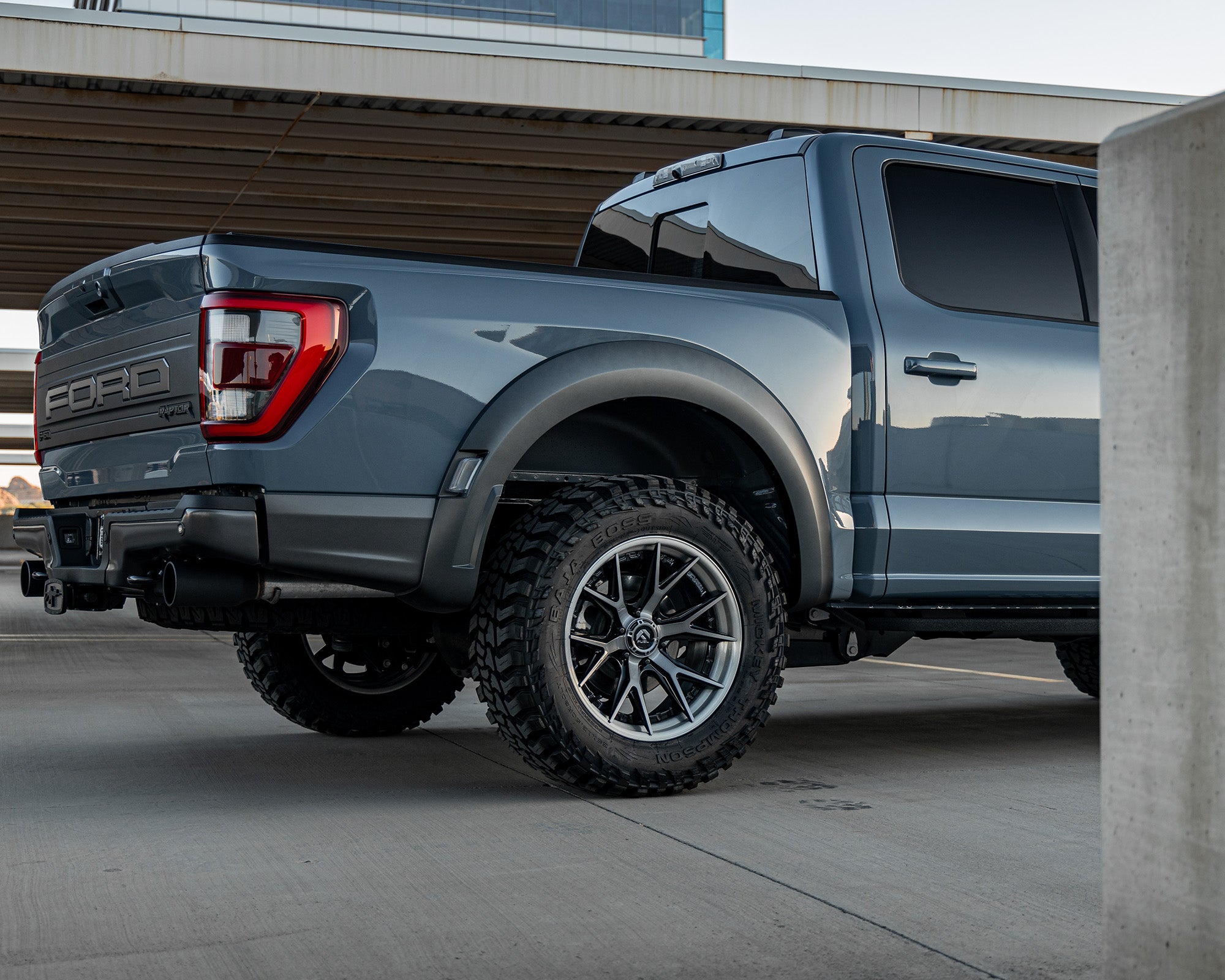 Fuel Offroad FC402 CATALYST Gloss Black w/ Brushed Gray Tint Face & Lip - 20x10 | -18 | 6x139.7 | 106.1mm