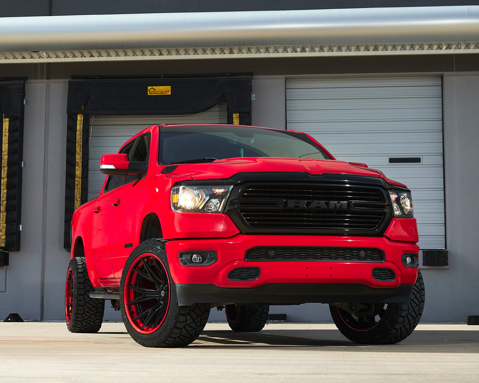 Fuel Offroad FC402 CATALYST Matte Black w/ Candy Red Lip - 20x9 | +1 | 6x135 | 87.1mm