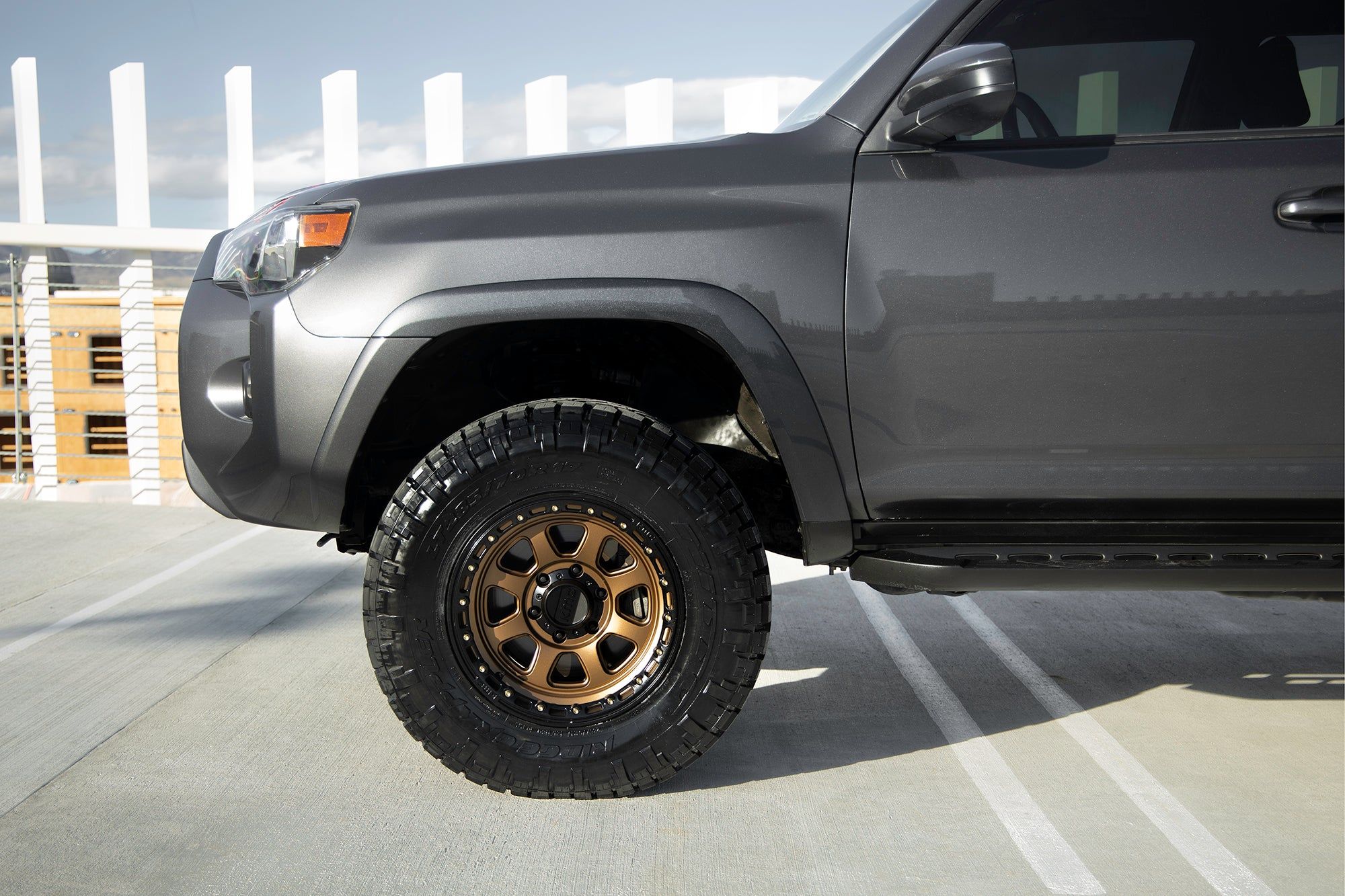 KMC KM548 Chase Matte Bronze w/ Black Lip - 20x9 | +0 | 8x165.1 | 125.2mm - Wheel Haven