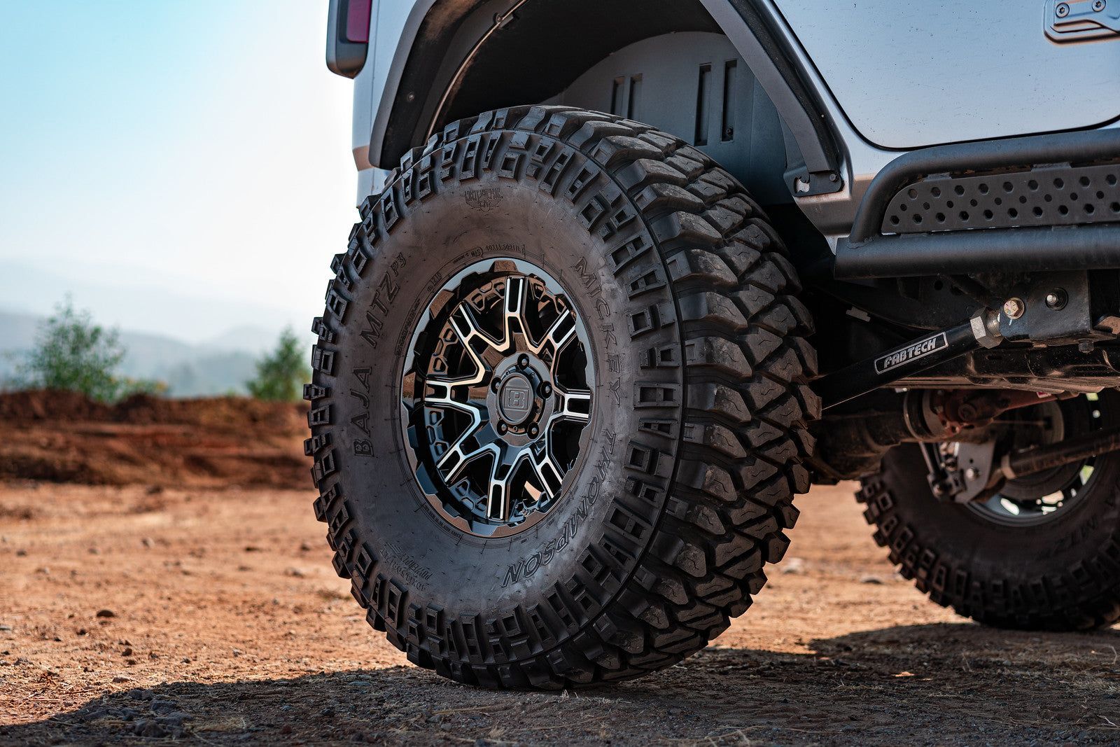 Level 8 Slingshot Gloss Black w/ Machined Face - 20x11.5 / -44 / 6x139.7 / 112.1mm - Wheel Haven