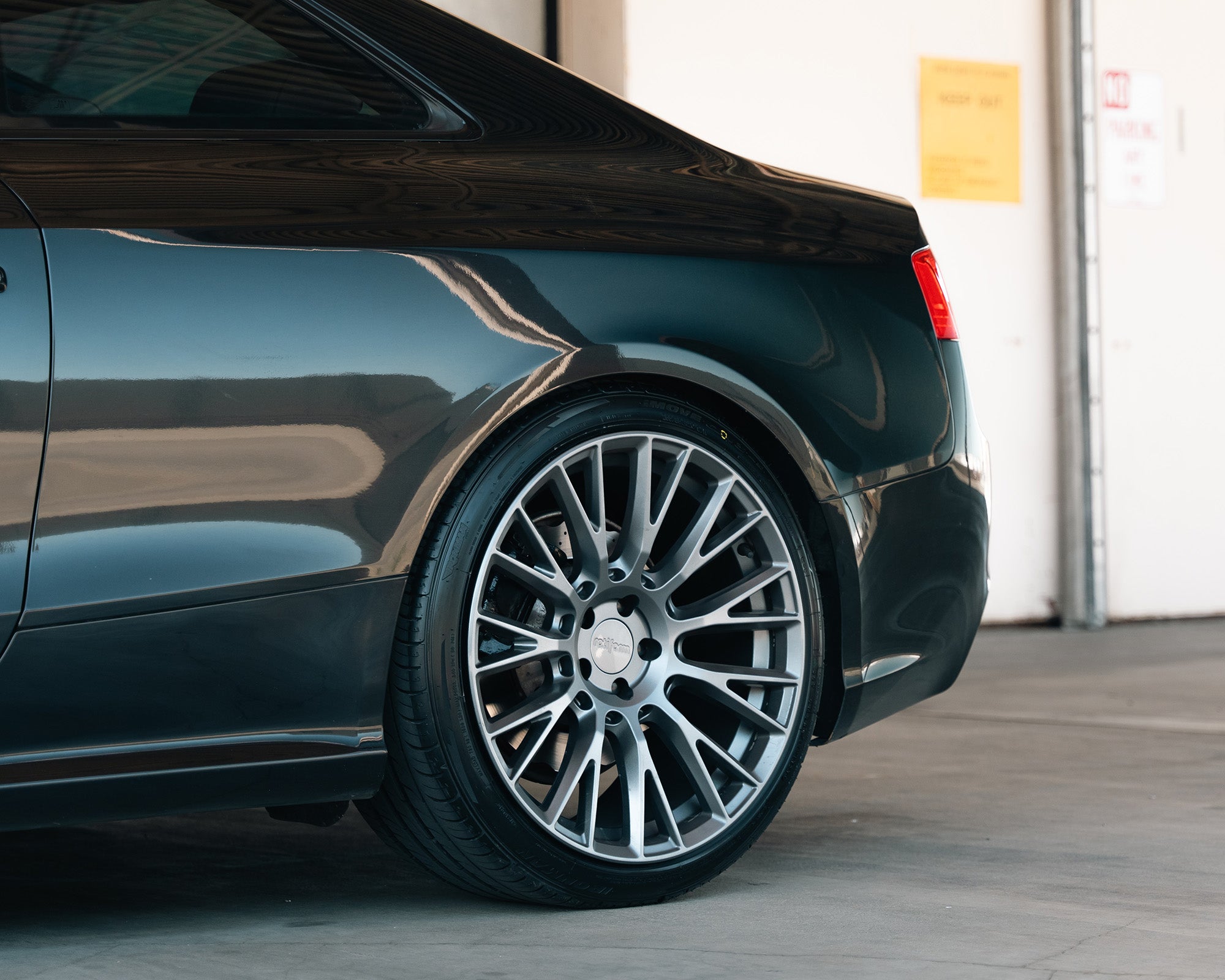 Rotiform RC201 LSE Matte Anthracite - 20x8.5 | +35 | 5x120 | 72.56mm