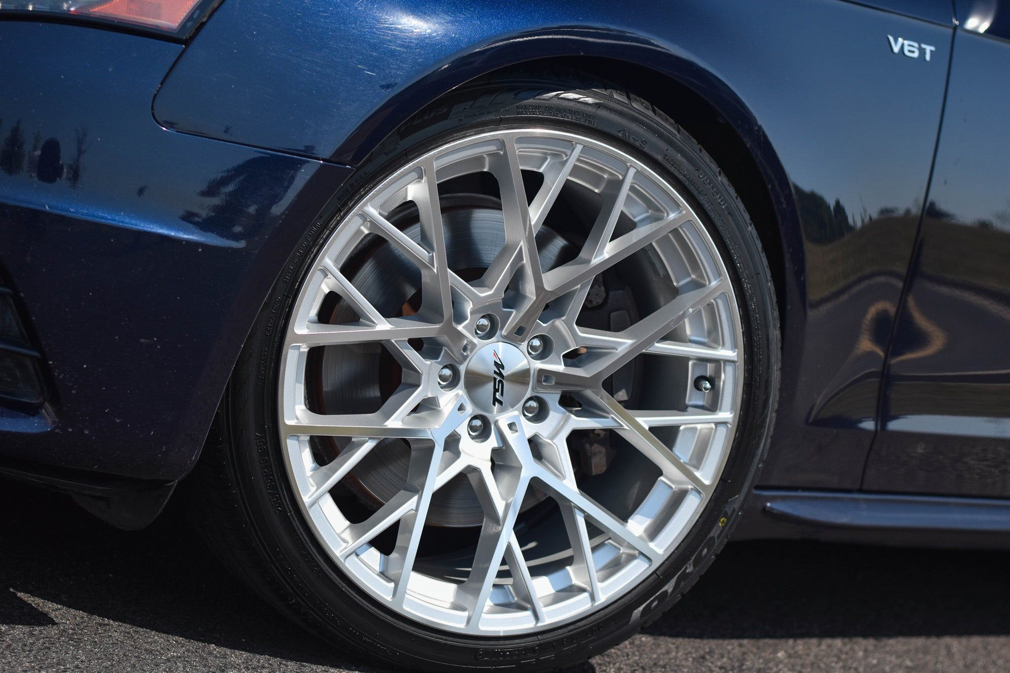 TSW SEBRING - 22x10.5 | 5x120 | +28 | 76.1mm  - Silver w/ Mirror Cut Face - Wheel Haven