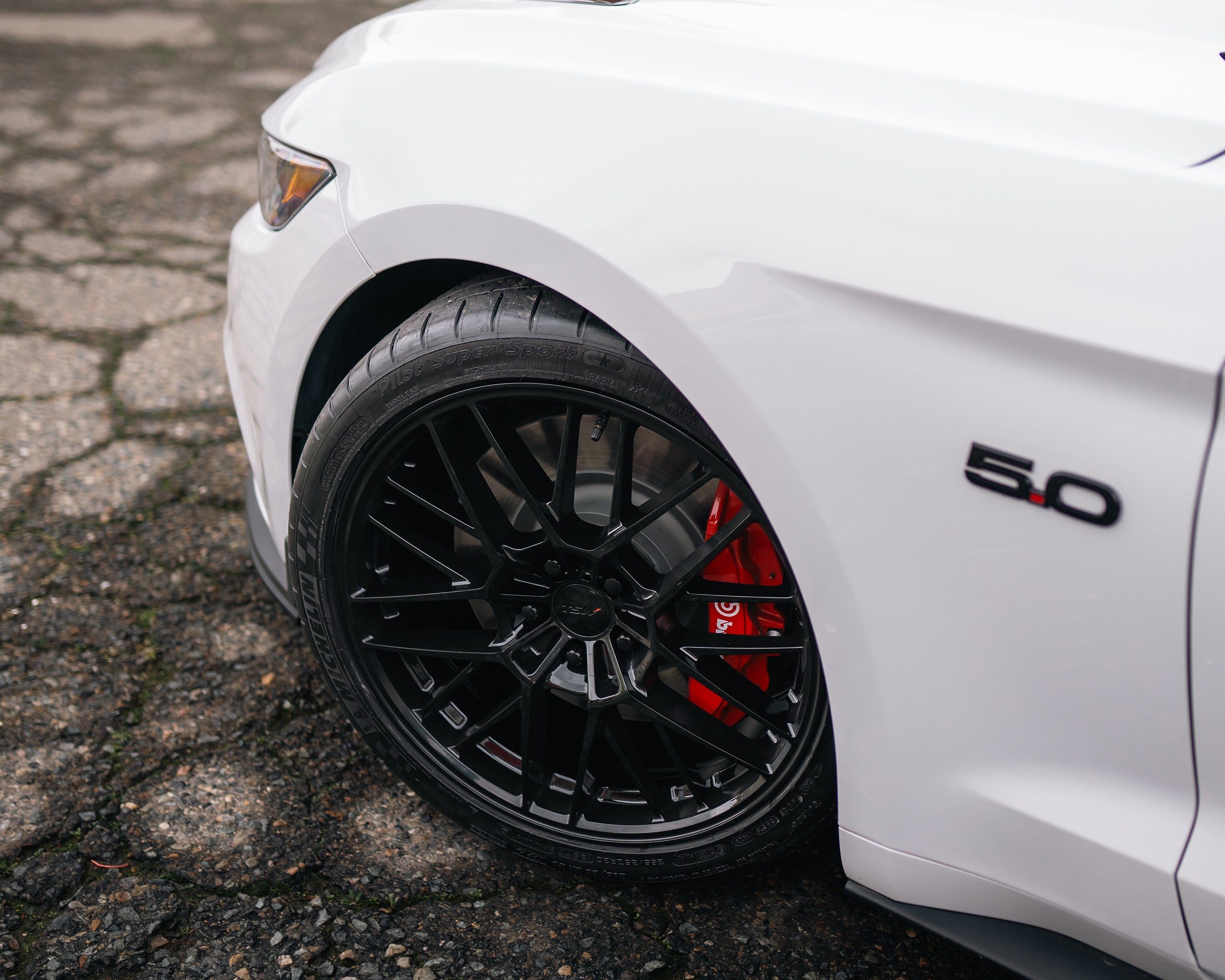 TSW TW001 DAYTONA Gloss Black - 21x10.5 | +38 | 5x120 | 74.1mm